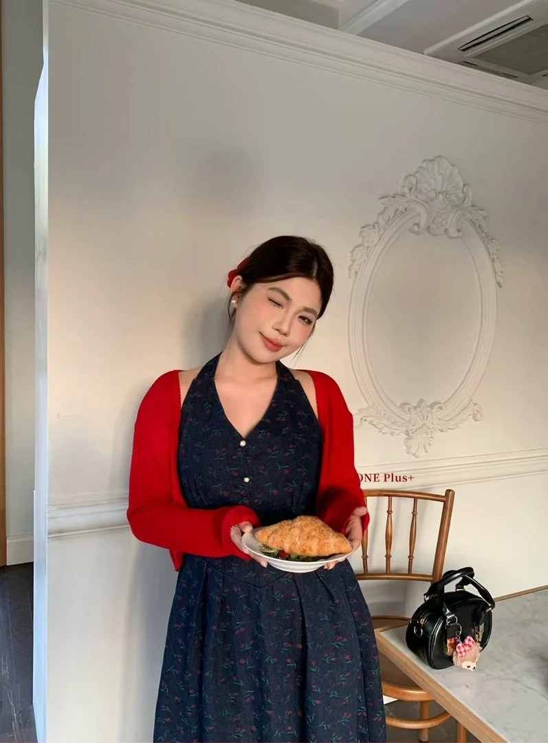 C位出道的显瘦牛仔裙套装大码时尚设计师