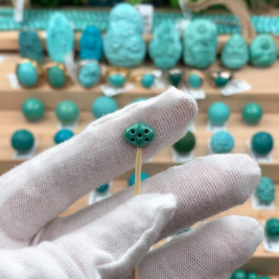 绿松石配饰未镶嵌