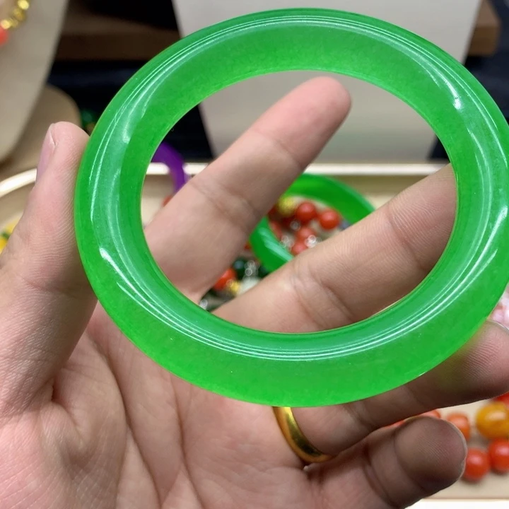 翡翠颈饰未镶嵌吊坠规格