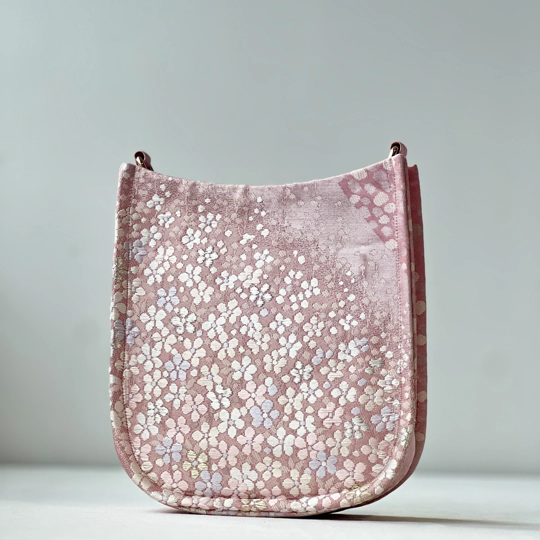 西阵织新款简约百搭新中式单肩斜挎包月亮包轻奢高级女包