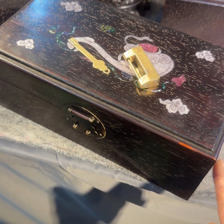 木首饰盒呃呃呃呃呃呃