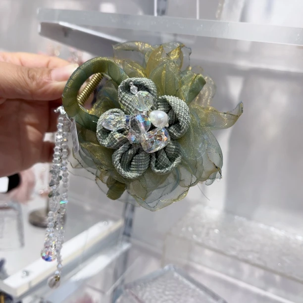 L782流苏款绿色长不大抓夹