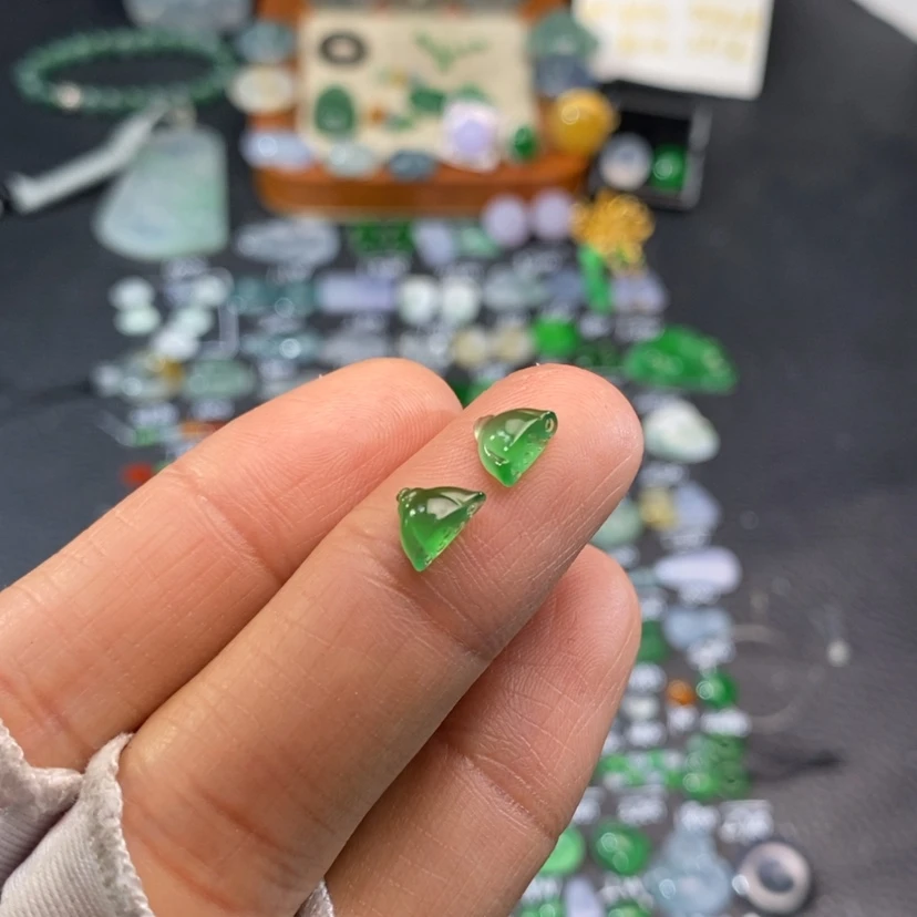 【闪购商品】翡翠挂件未镶嵌莲蓬