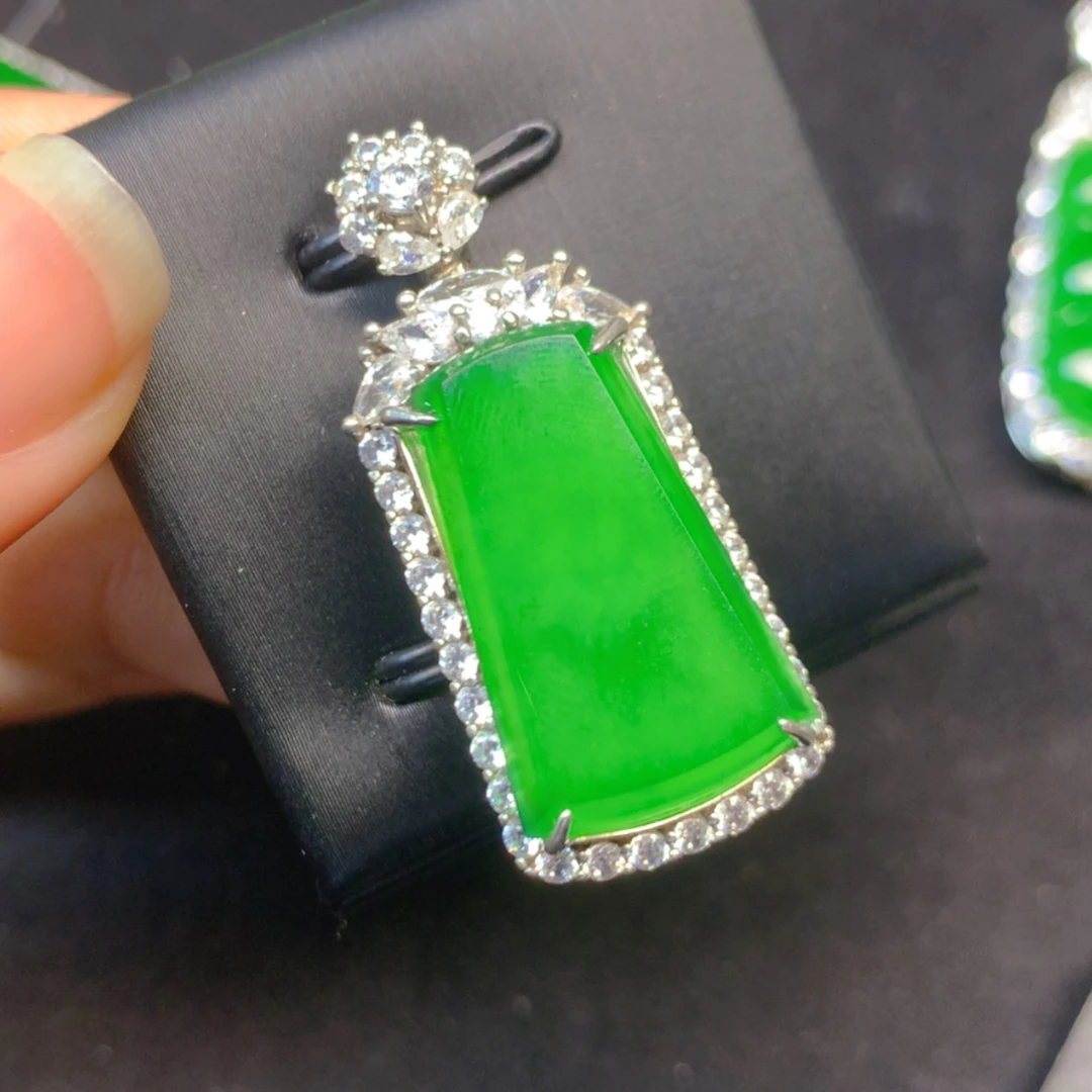 【闪购商品】颈饰银S925镶嵌翡翠