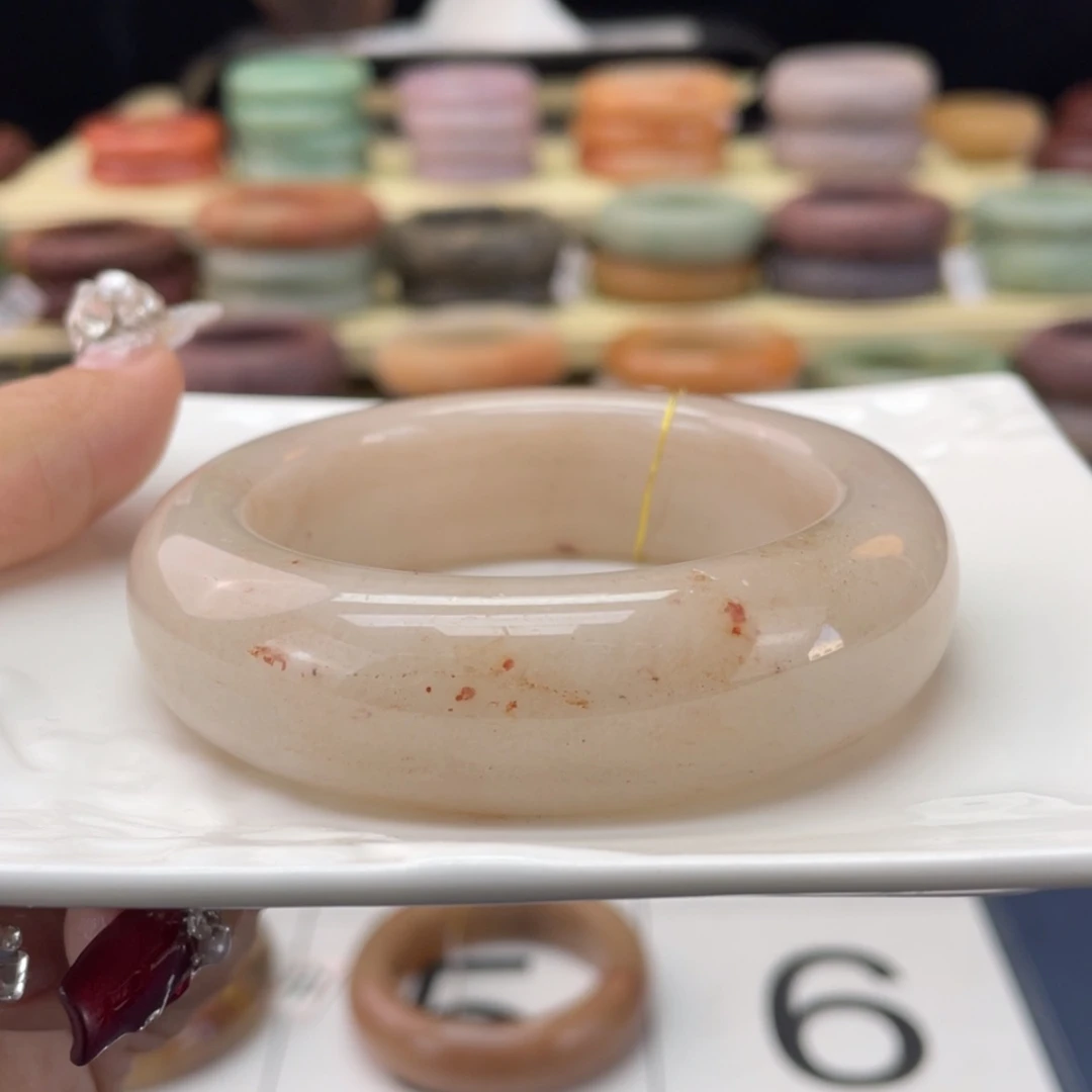 【闪购商品】石英质玉手镯未镶嵌小****）