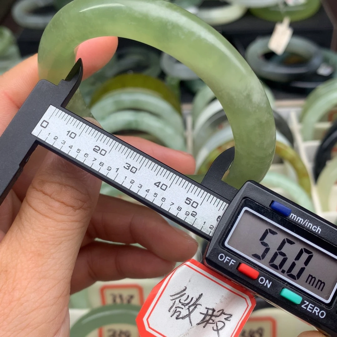 蛇纹石玉未镶嵌手镯356