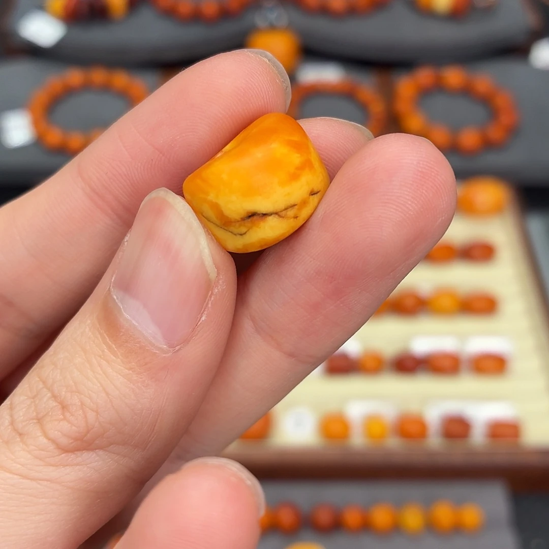 琥珀未镶嵌裸石福利款石膏花饼子17.3*16.4厚度11.2