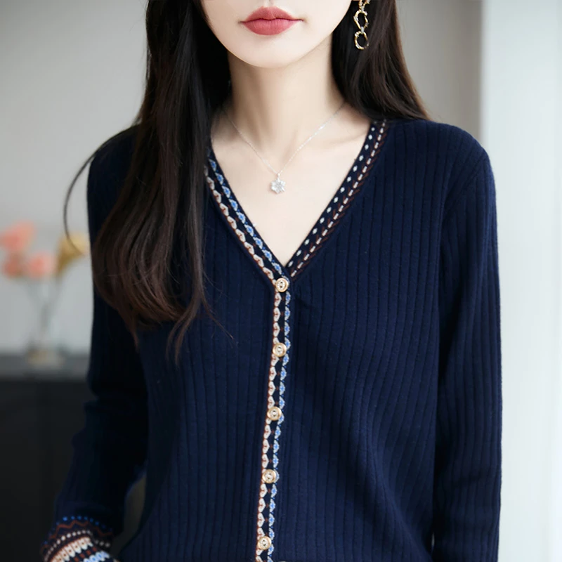 2025早秋精纺羊毛开衫女V领复古拼色民族风针织毛衣宽松长袖外套