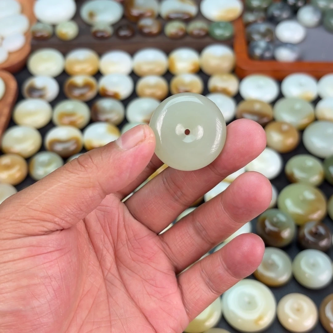 和田玉未镶嵌颈饰甜****开