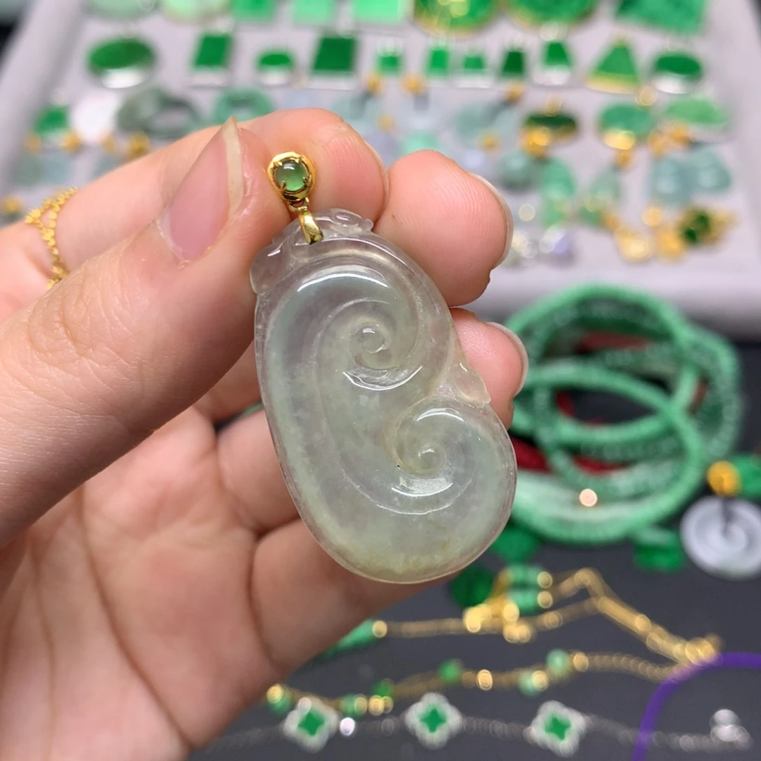 翡翠18K金镶嵌吊坠(不含链)有纹裂