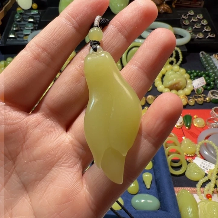 和田玉（黄玉）颈饰未镶嵌