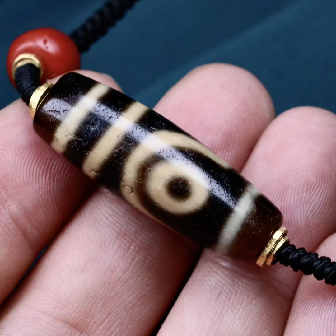 3. 如意两眼古珠