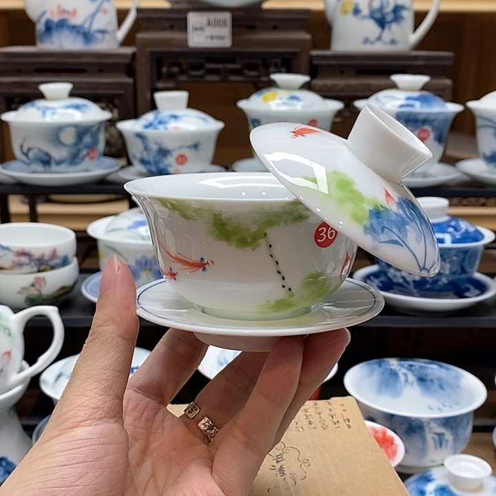 手绘五彩荷花悬停盖碗150cc 釉下彩微瑕福利款