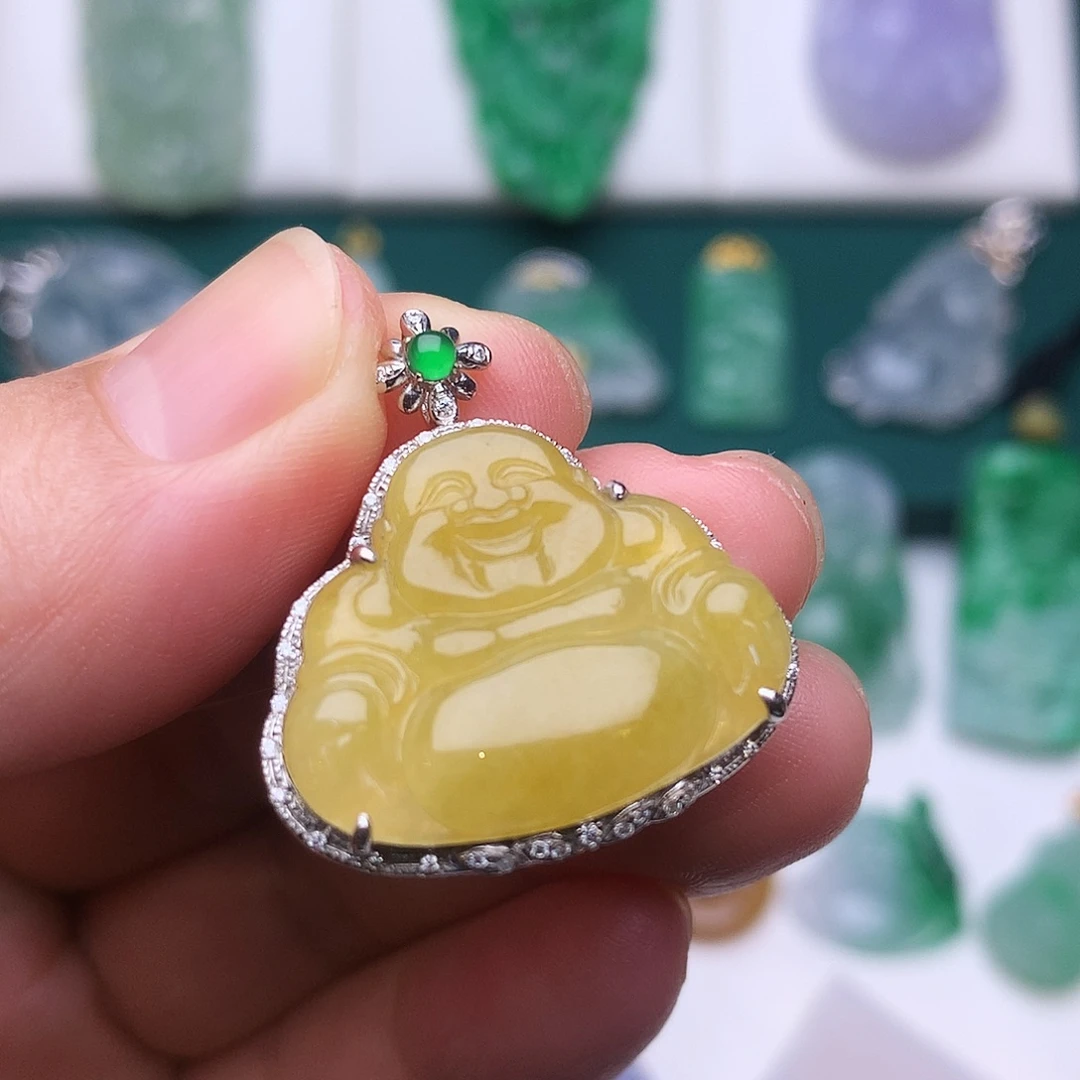 翡翠18K金镶嵌颈饰冰黄