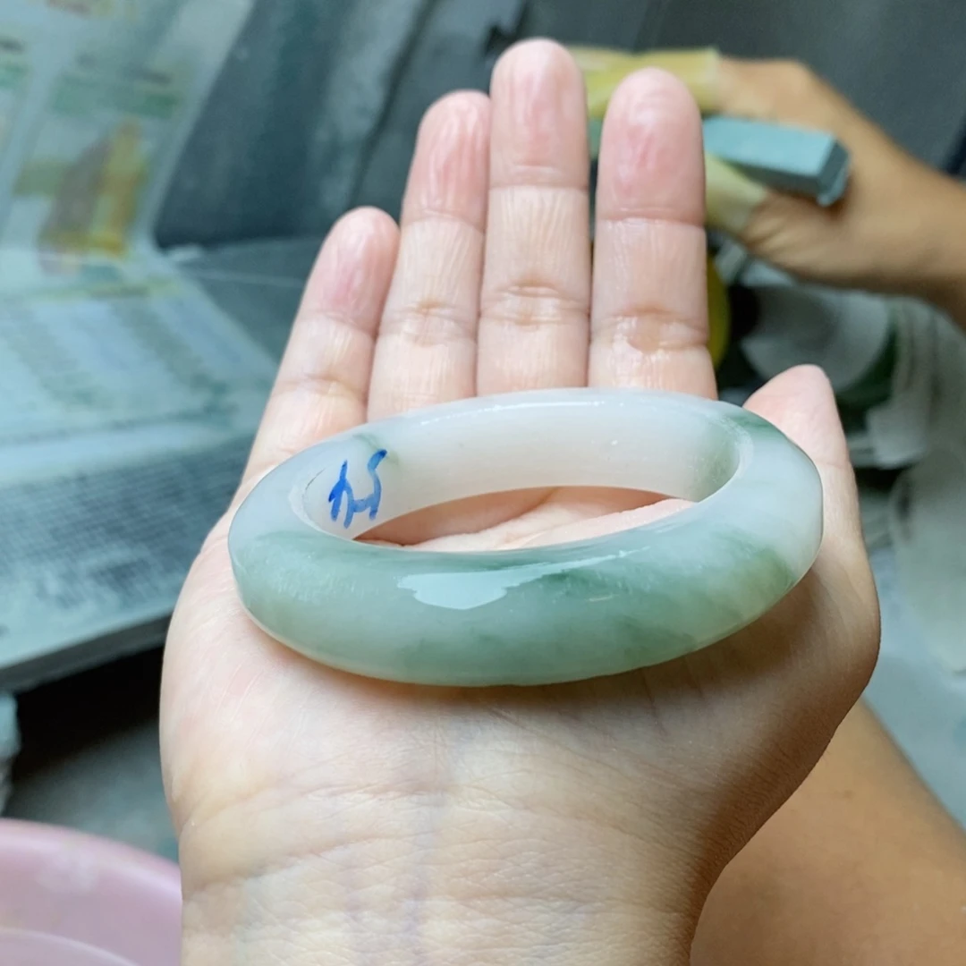 妆***生石英质玉手镯未镶嵌定制