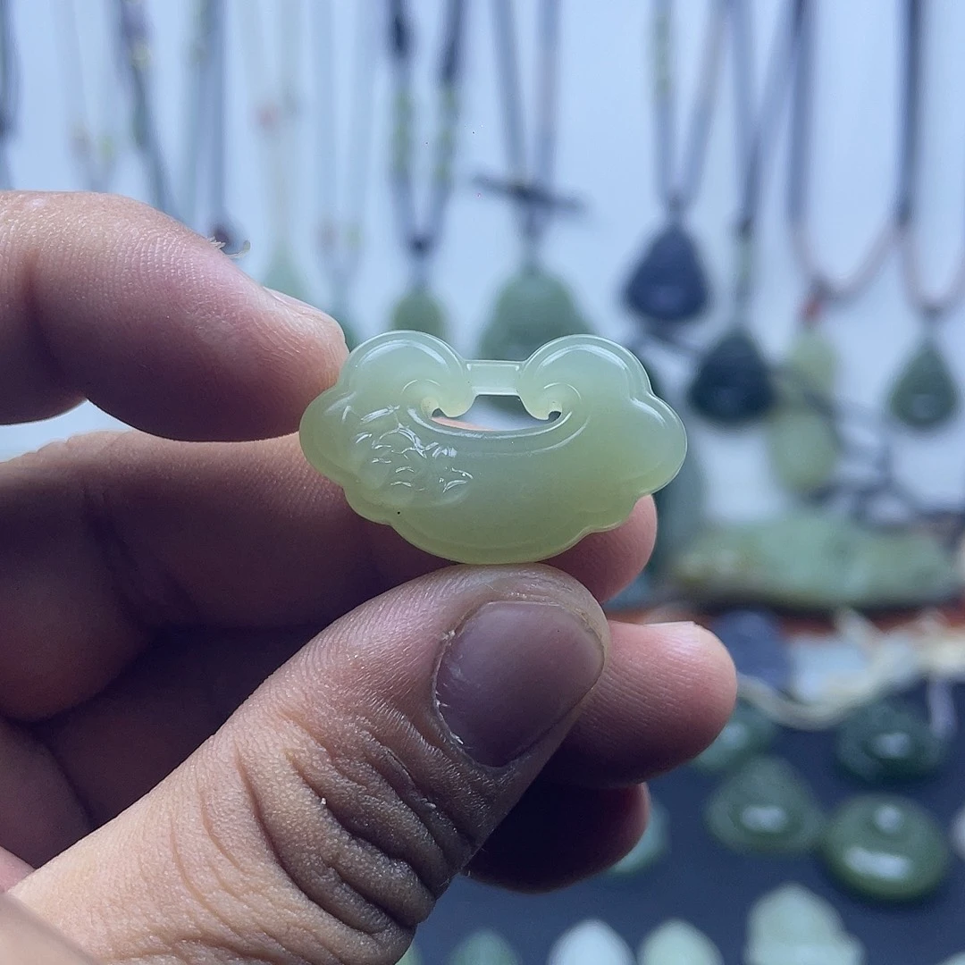和田玉未镶嵌吊坠(不含链)