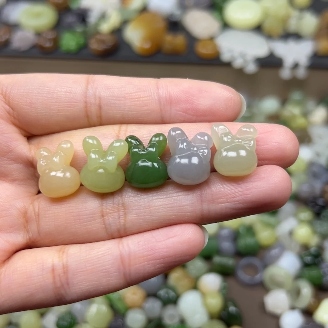 和田玉未镶嵌颈饰98一个多样性