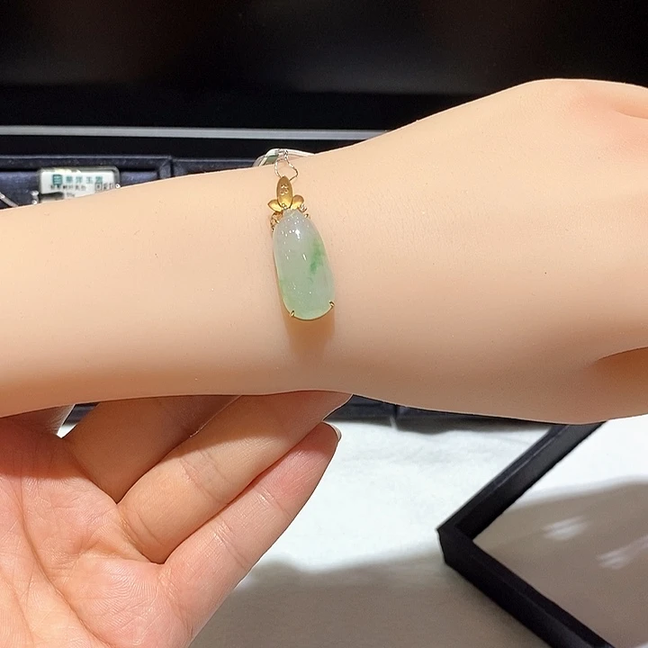 颈饰18K金镶嵌翡翠翡翠挂件