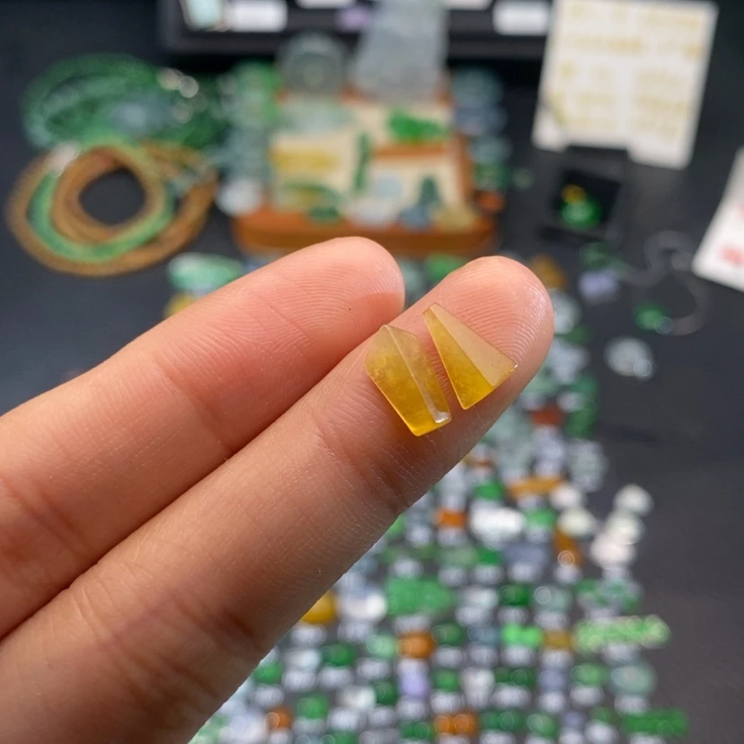 【闪购商品】翡翠挂件未镶嵌切割