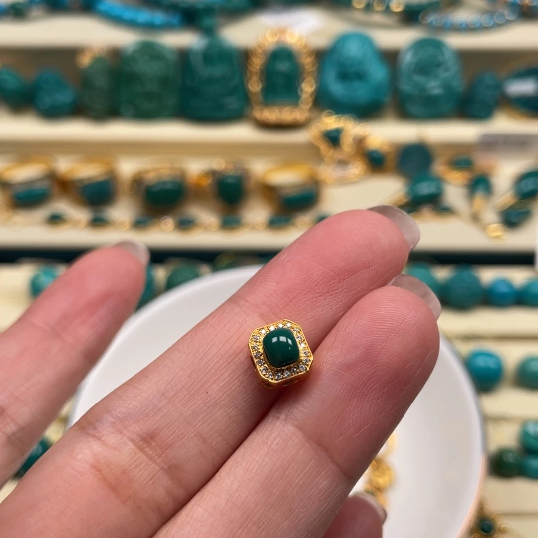 18K金镶嵌绿松石珠宝奇石