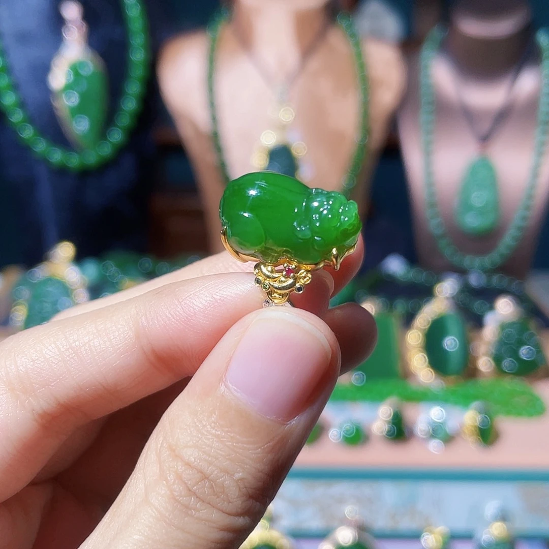 和田玉（碧玉）18K金镶嵌戒指