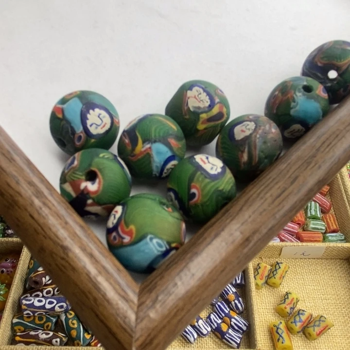 琉璃颈饰西亚人脸圆珠