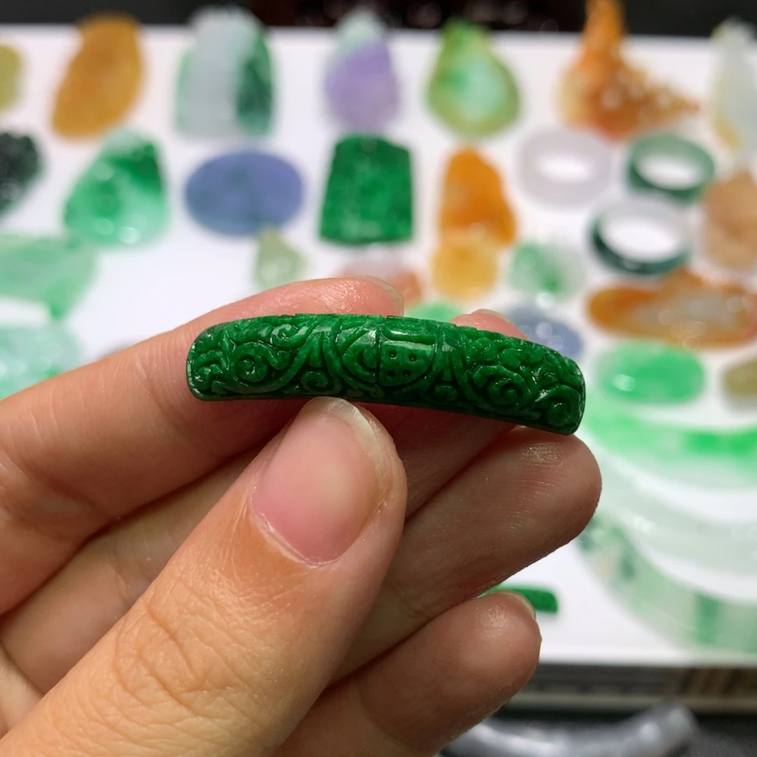 未镶嵌定制翡翠小*点手牌