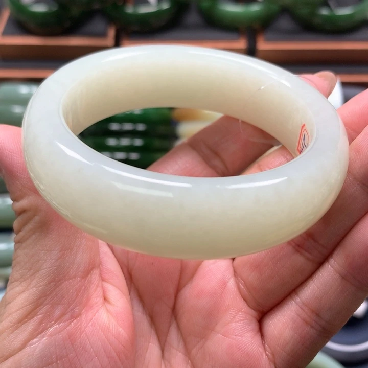 【闪购商品】未镶嵌手镯和田玉
