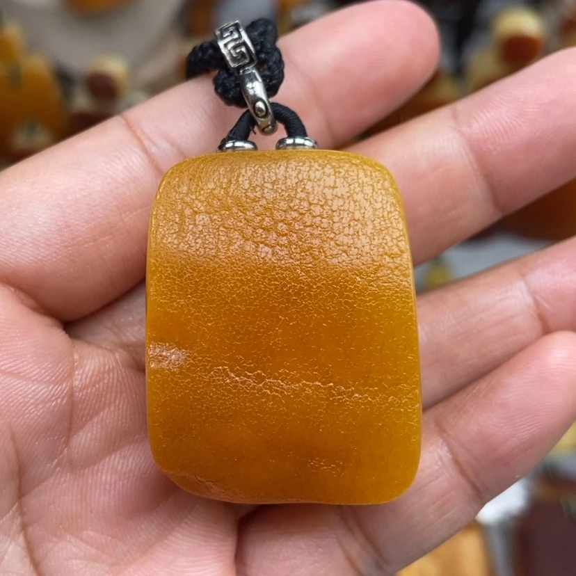 【闪购商品】琥珀颈饰未镶嵌