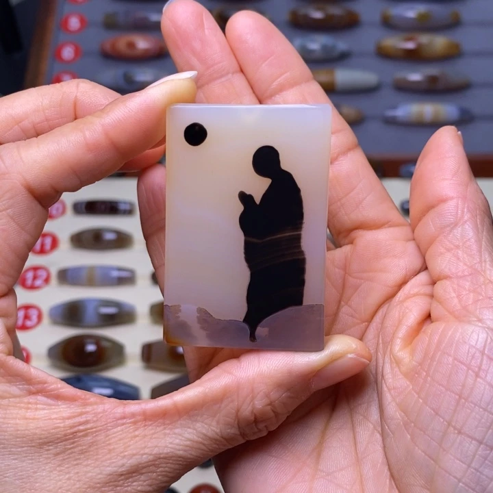 铭***师玛瑙/玉髓未镶嵌珠宝半成品