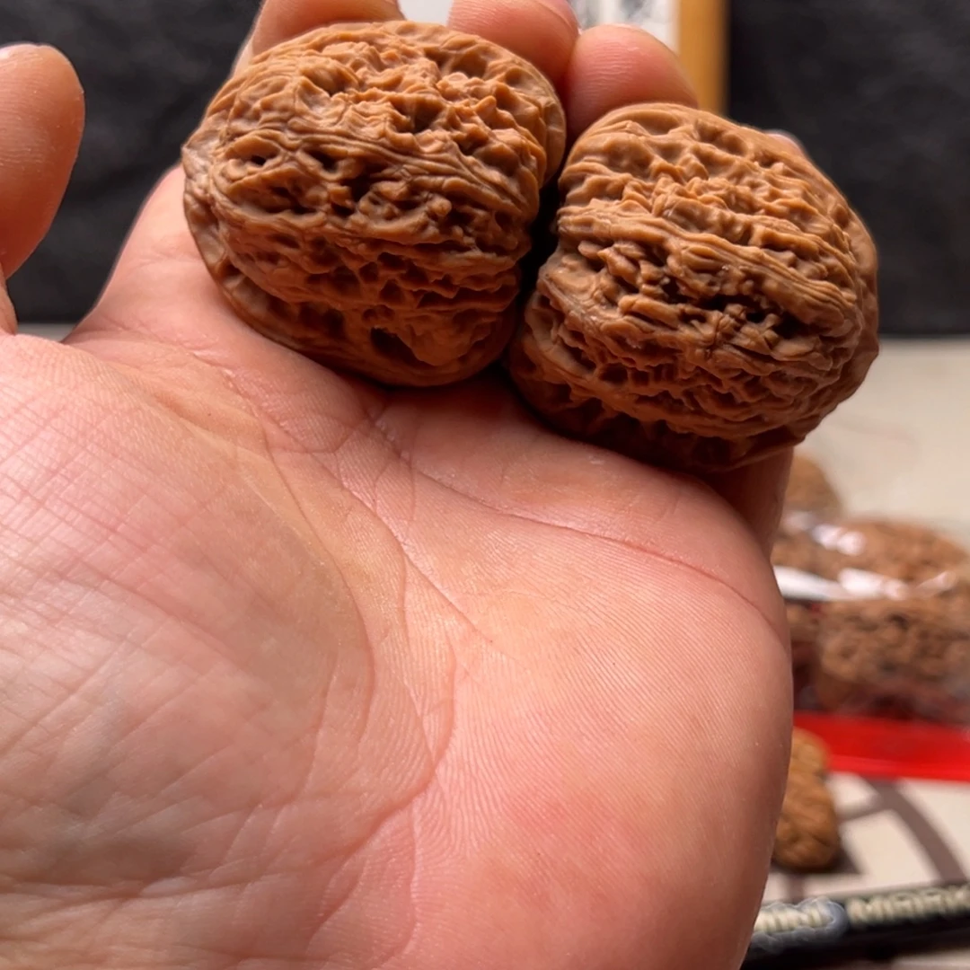 大***军把件文玩核桃南疆42黄线