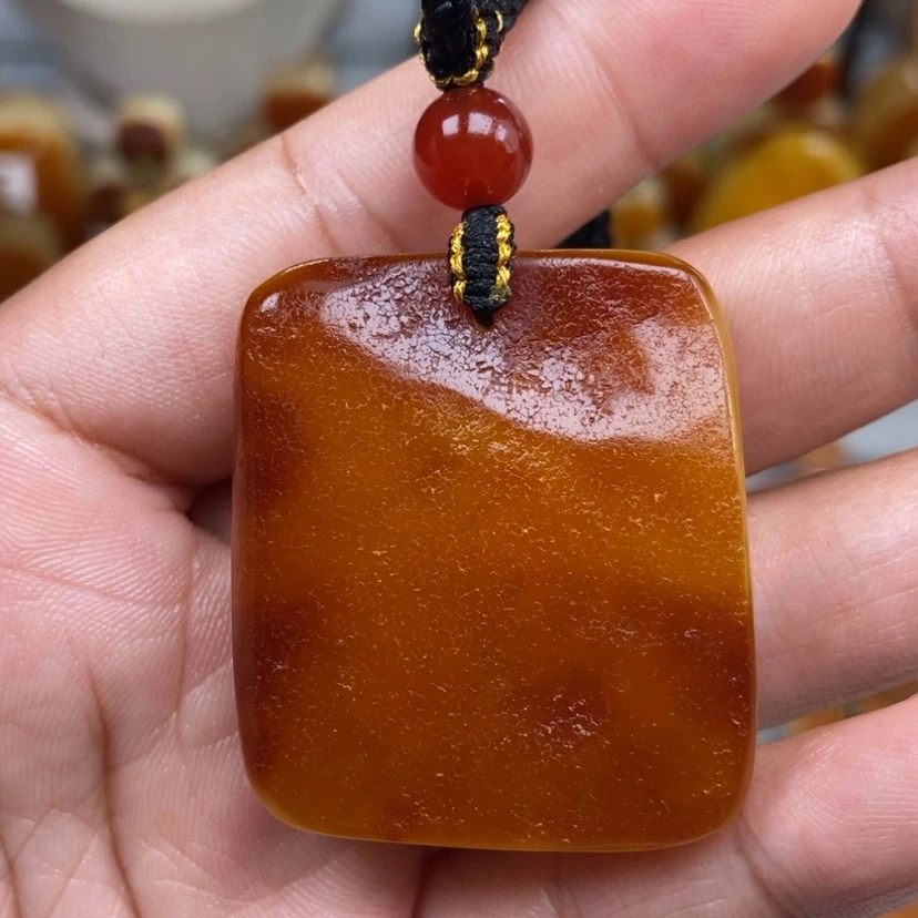 【闪购商品】琥珀颈饰未镶嵌