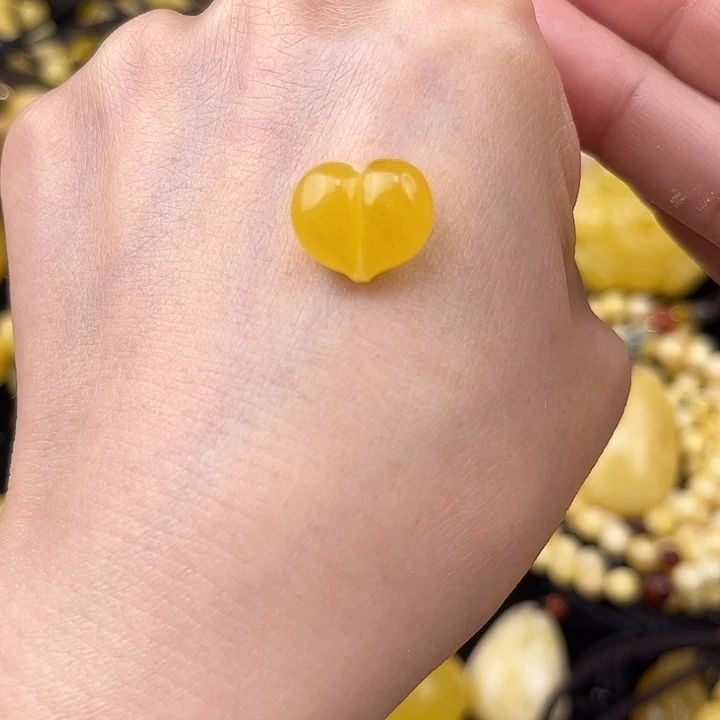 琥珀未镶嵌颈饰琥珀