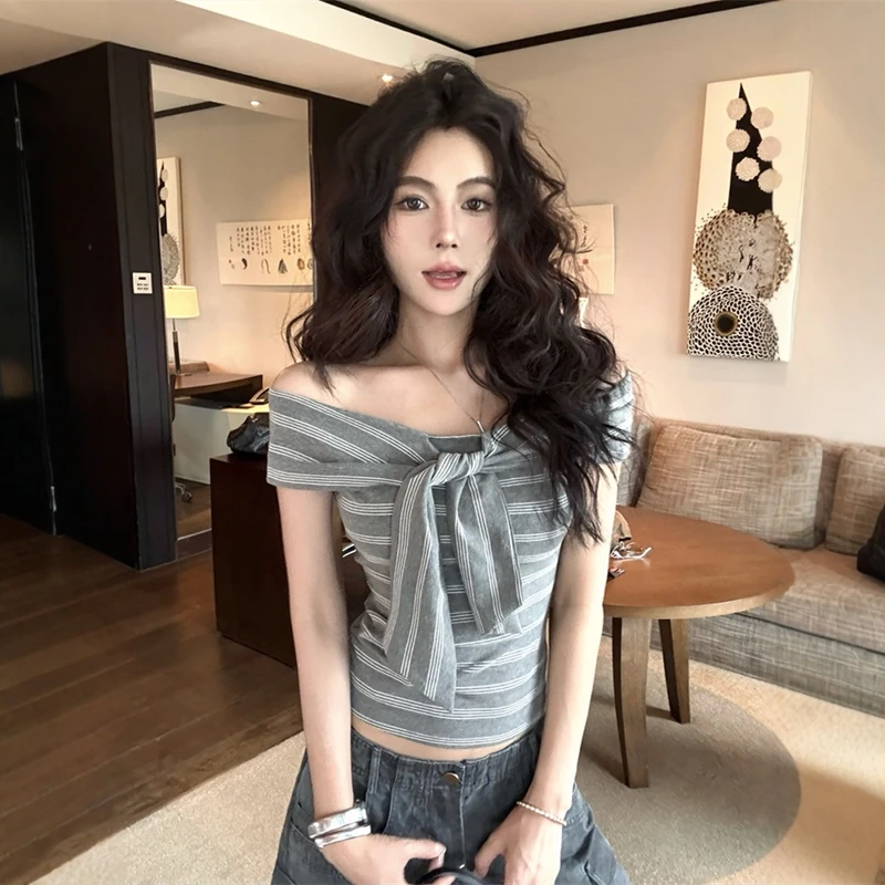 辣妹一字肩条纹绑带扭结无袖背心女2025夏季修身显瘦短款T恤上衣