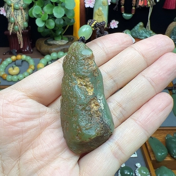 岫岩河磨玉（透闪石质玉）未镶嵌颈饰