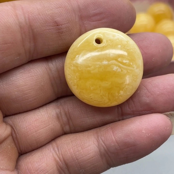 未镶嵌琥珀裸石挂件