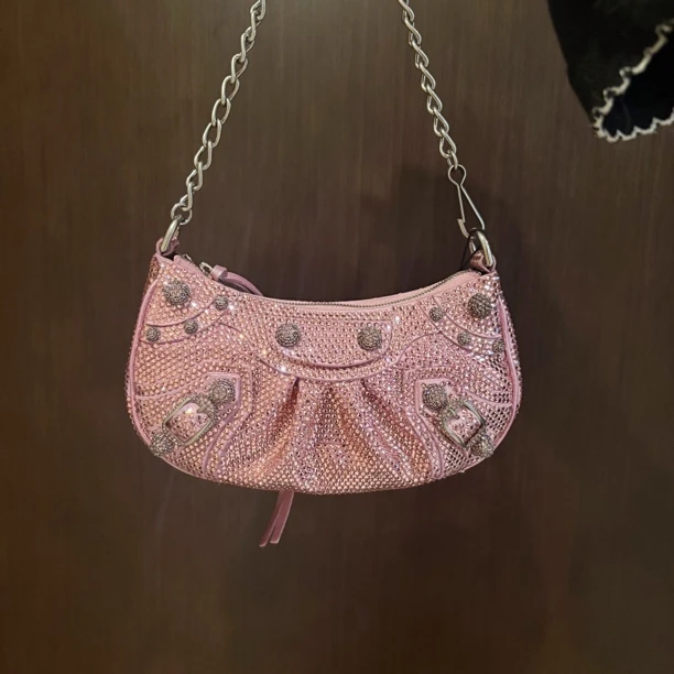 未使用 Balenciaga/巴黎世家 辣辣/超美粉色满钻sopink半月机车包