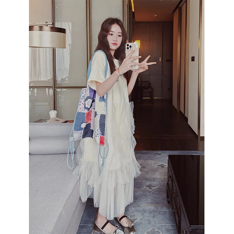 夏季2025显瘦修身网红穿搭网纱拼接气质时尚高级感收腰a字连衣裙