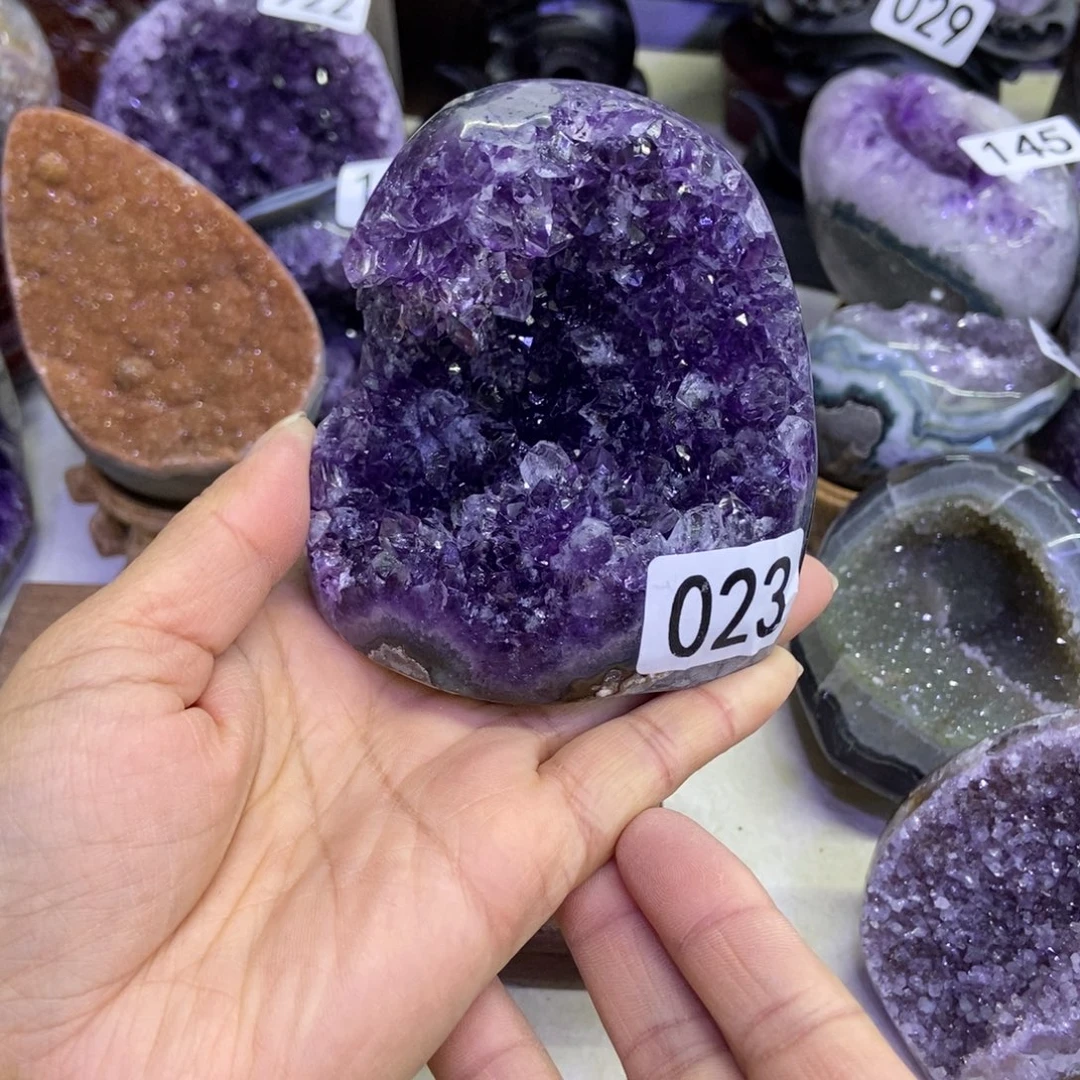 紫晶未镶嵌大型摆件（非配饰）