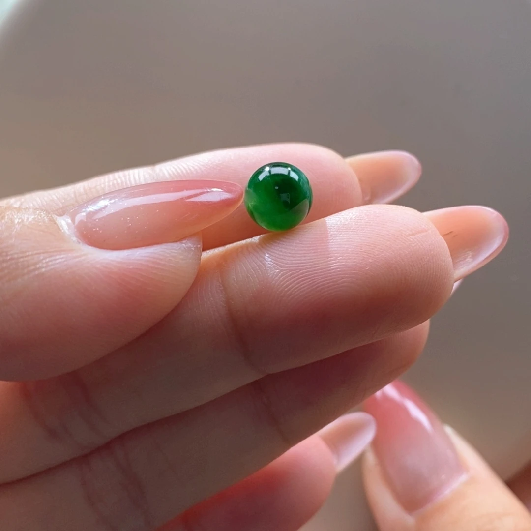 翡翠未镶嵌吊坠(不含链)翡翠辣绿珠卡7.9