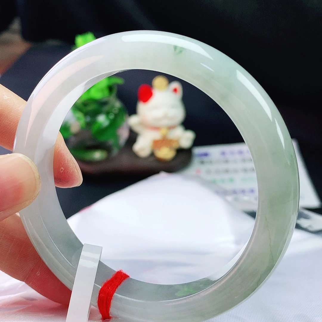 翡翠手镯未镶嵌59圈