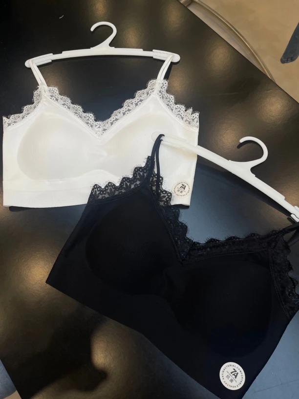 KW【果冻酸奶】百搭舒适松弛慵懒百搭美背吊带胸垫一体背心内搭蕾丝