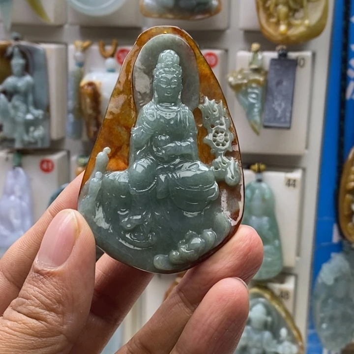 翡翠未镶嵌颈饰观音