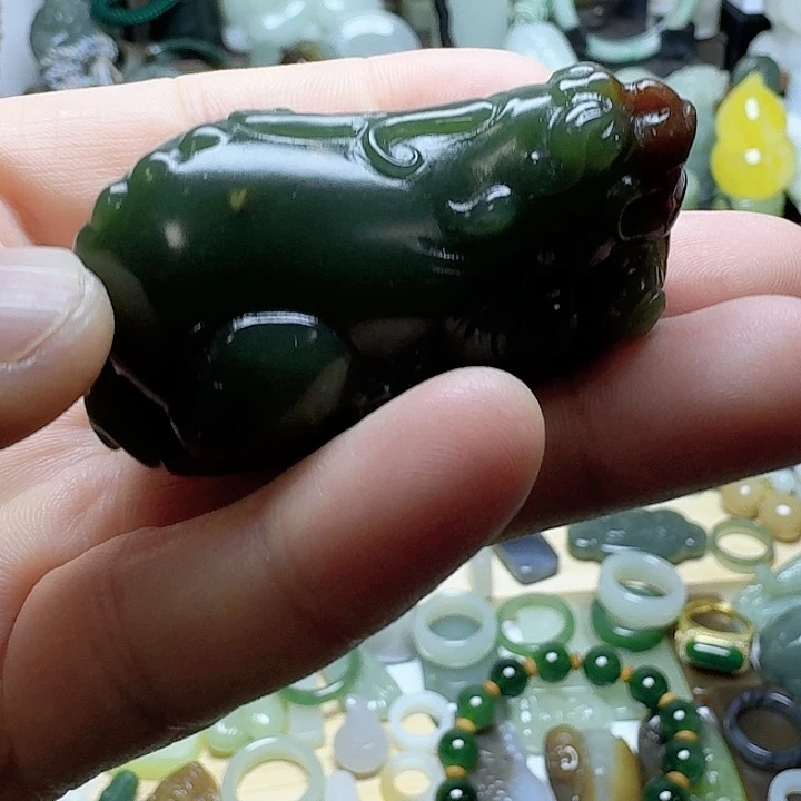 和田玉（墨玉）未镶嵌珠宝奇石