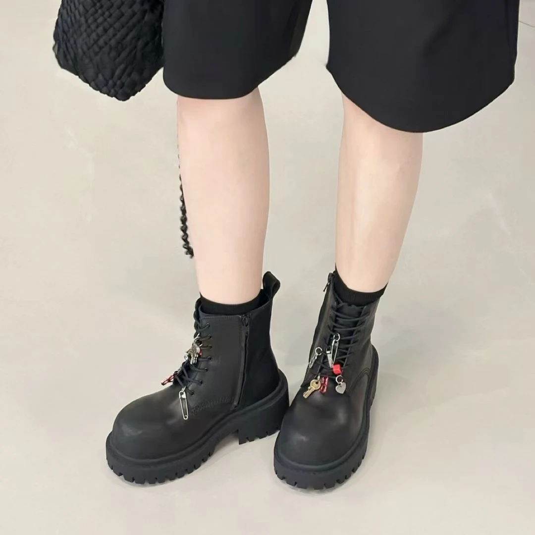 秋冬新品朋克风马丁靴潮靴秋季女鞋厚底复古靴