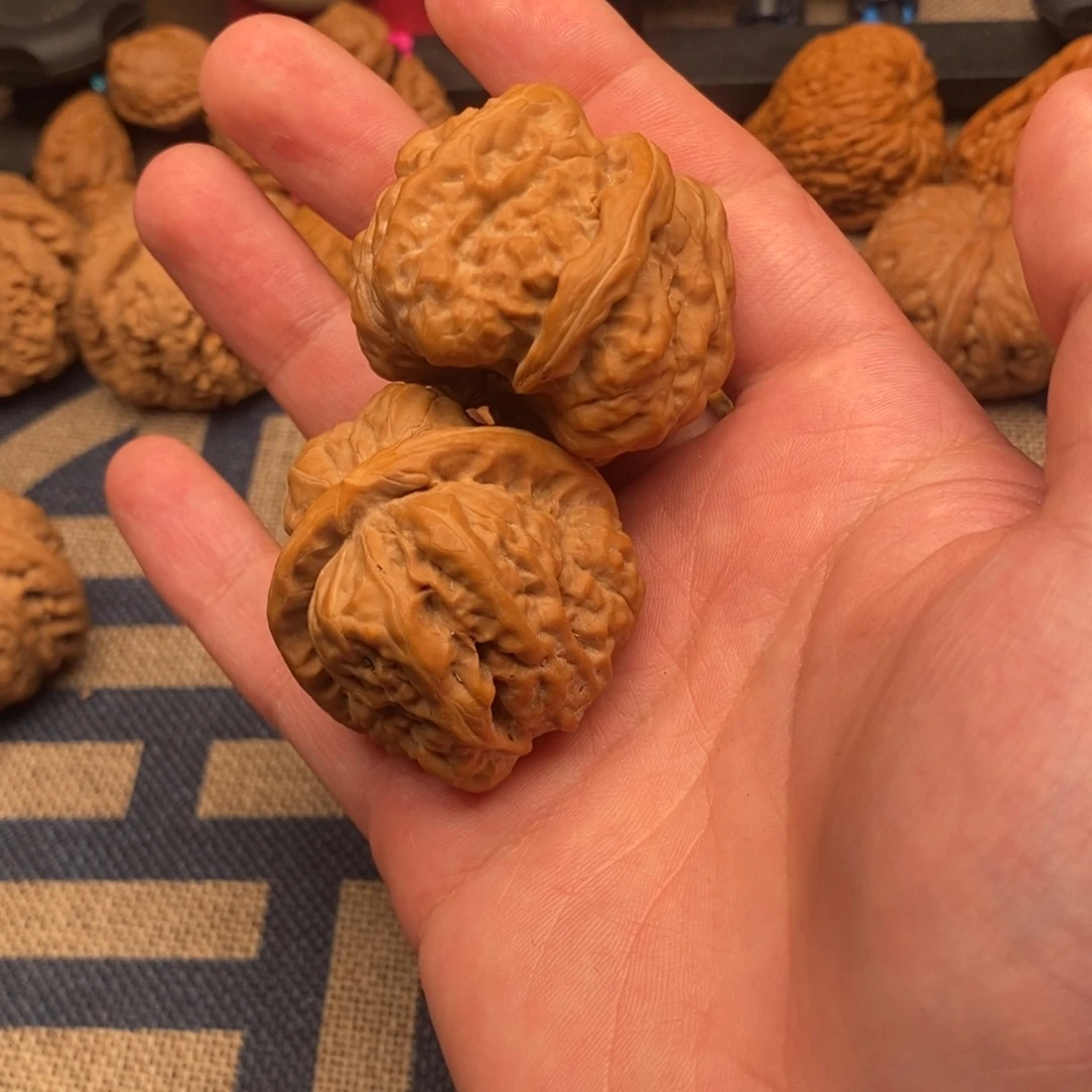 肩部稍微修蛤蟆头红皮