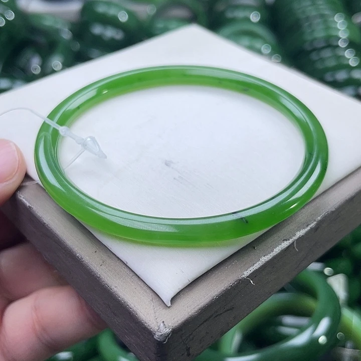 未镶嵌手镯和田玉（碧玉）