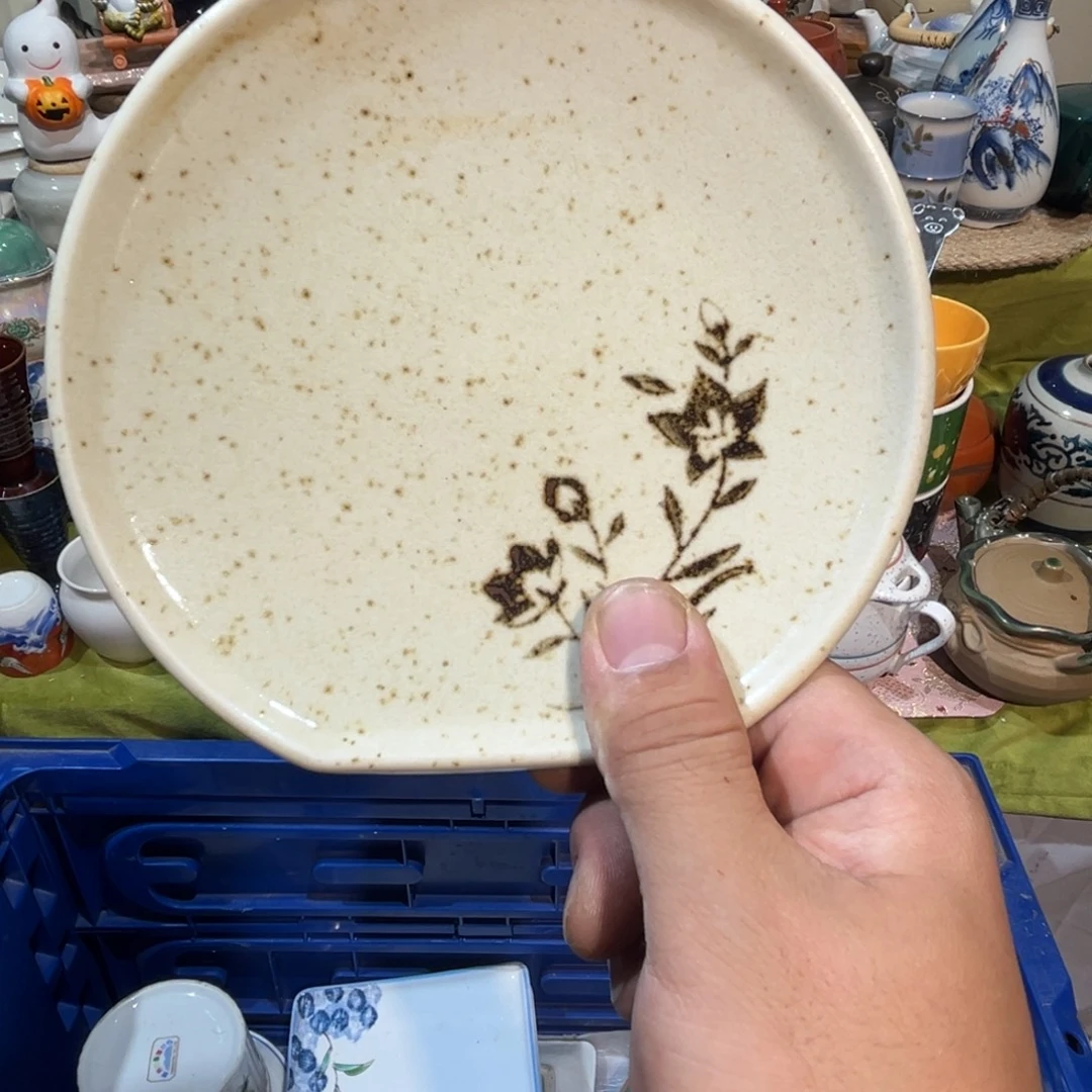 玉***净其他散瓷，默认微瑕，完美者慎拍