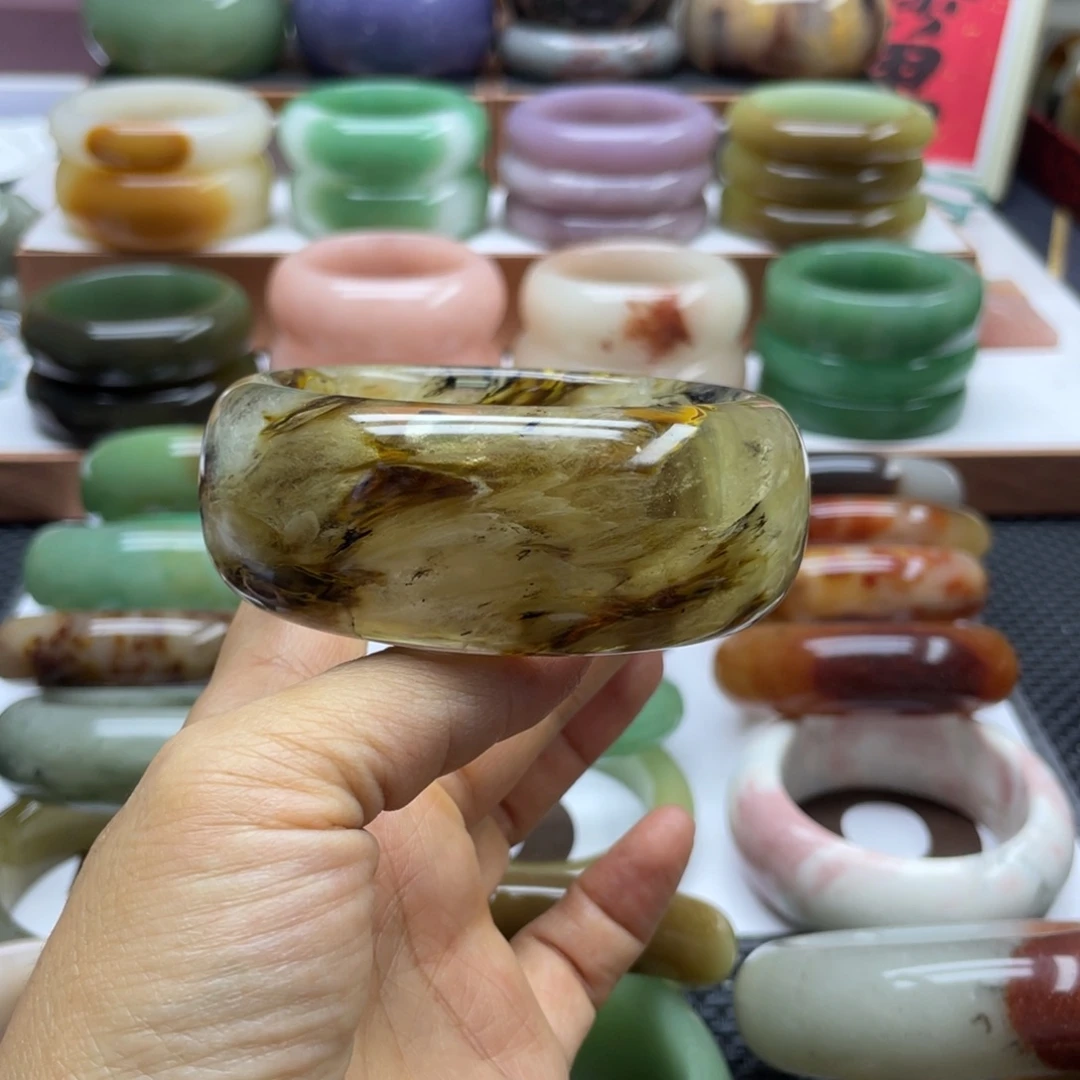 石英岩玉未镶嵌手镯