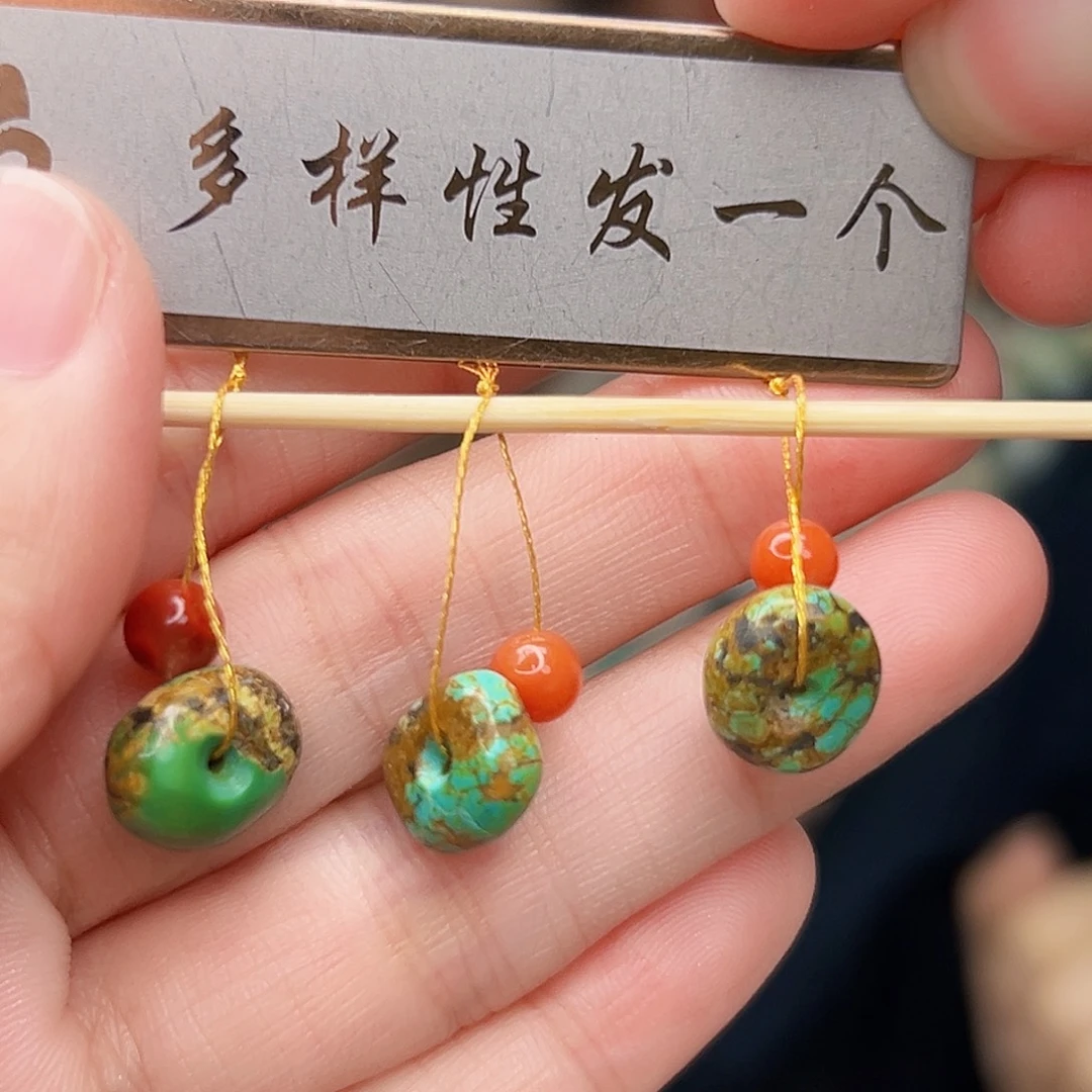 南红玛瑙未镶嵌珠宝奇石发一件，多样性发货